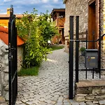сноуфлейк Snowflake And Snowflake Holiday home *